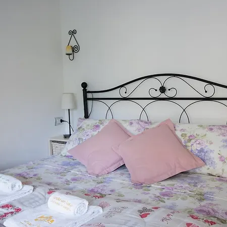 Holiday home Under San Luca In