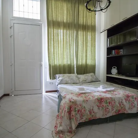 Under San Luca In Holiday home *