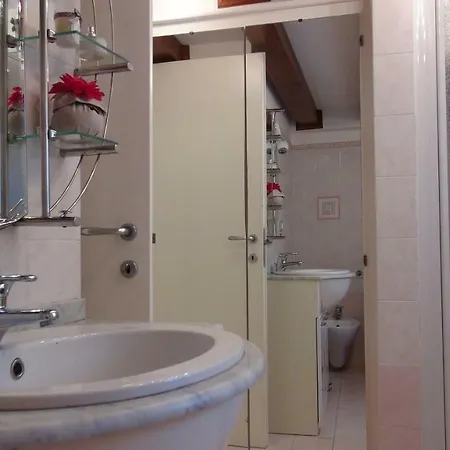 Holiday home Under San Luca In